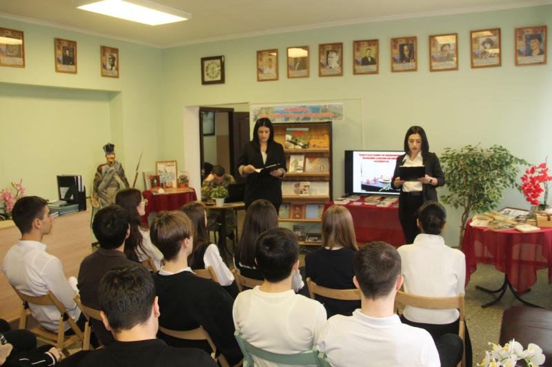 В Грозном в рамках акции «Неделя мужества» росгвардейцы проводят тематические мероприятия с молодежью региона
