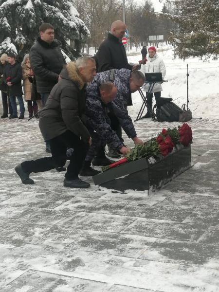 Чеховские росгвардейцы почтили память погибших защитников Отечества