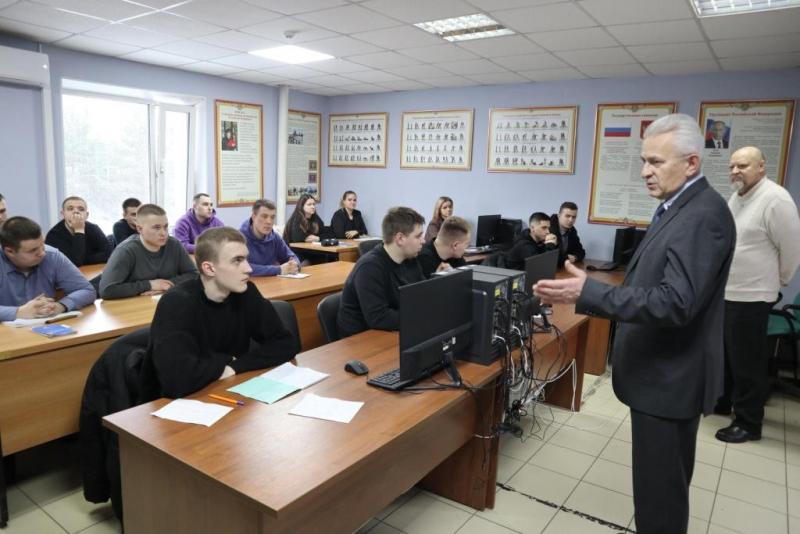 Совет ветеранов УВД Зеленограда провел патриотическую беседу со стажерами