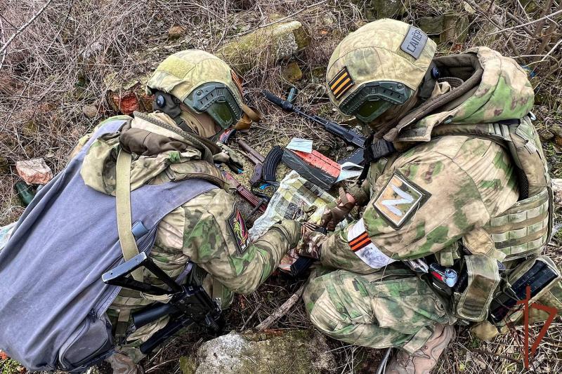 Спецназ Росгвардии в ДНР обнаружил предназначенный для диверсионной группы схрон