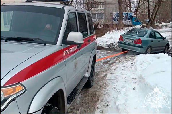 В Московской области сотрудники Росгвардии оказали помощь автомобилисту