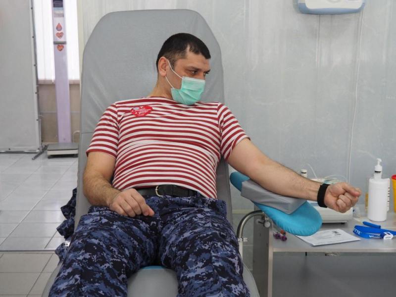 Росгвардейцы пополнили банк донорской крови в Оренбурге
