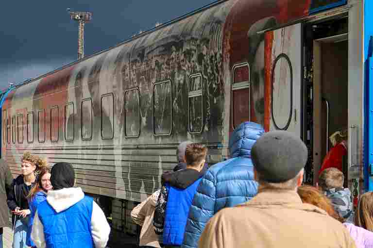 В Ставрополе семьи росгвардейцев посетили передвижной музей «Поезд Победы»