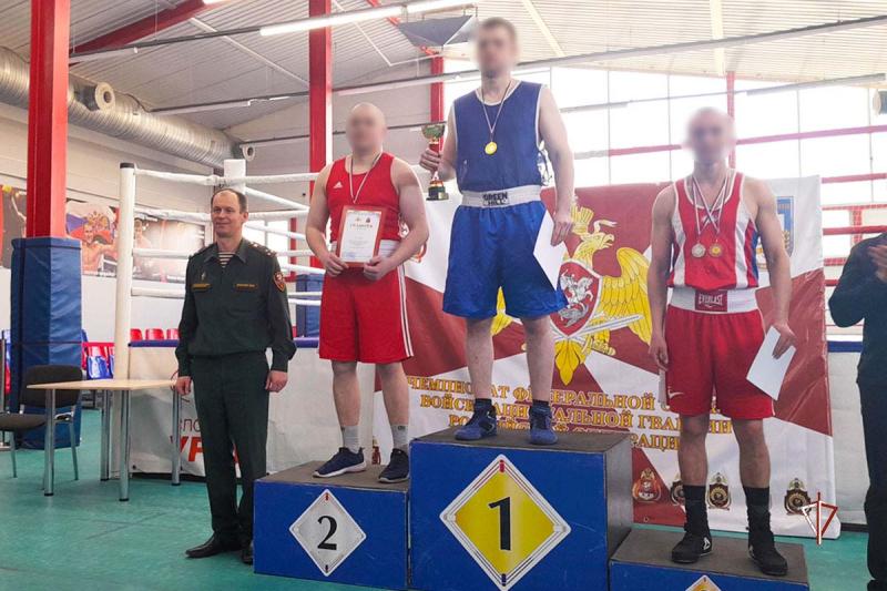 Представитель Ямала завоевал золотую медаль Чемпионата Уральского округа Росгвардии по боксу