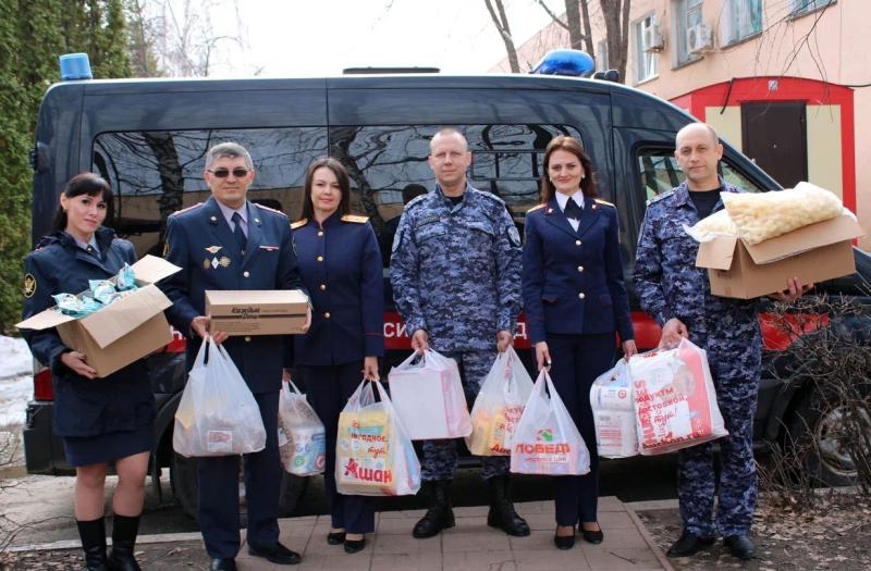 Ульяновские росгвардейцы оказали гуманитарную помощь эвакуированным жителям Белгородской области