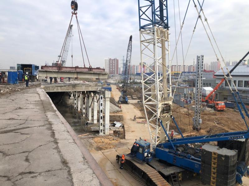АО «ДиМ» демонтирует старый путепровод на Ленинградском шоссе