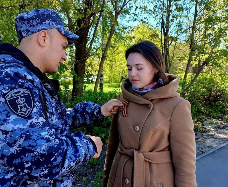 К Всероссийской акции «Георгиевская ленточка» присоединились сотрудники вневедомственной Росгвардии по Московской области