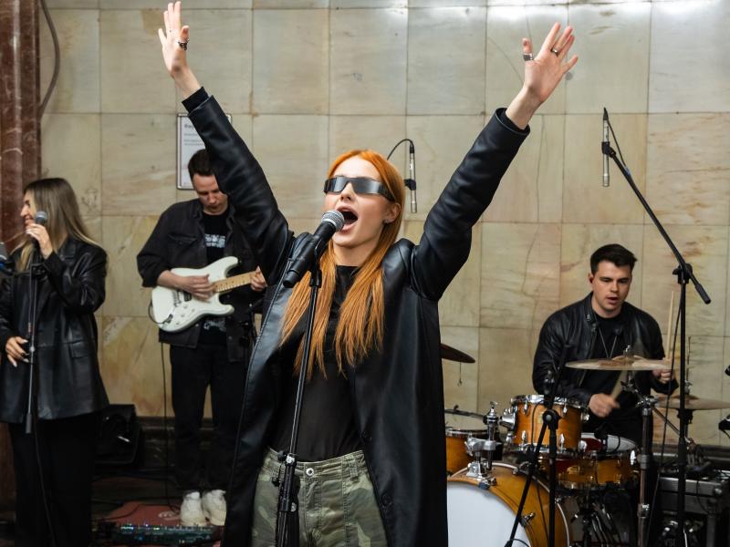 Участники «Новой Фабрики звёзд» дали концерт в московском метро