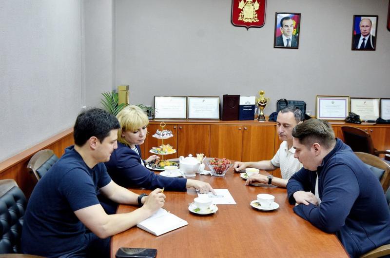 Депутат ЗСК Виктор Тепляков провёл встречу по вопросу благоустройства центра Сочи