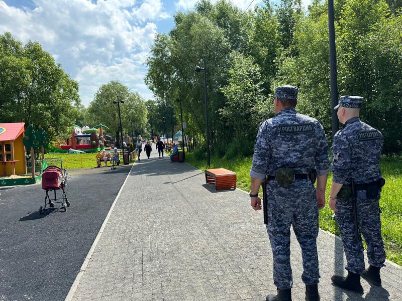 Росгвардейцы обеспечили охрану правопорядка во время празднования Дня России