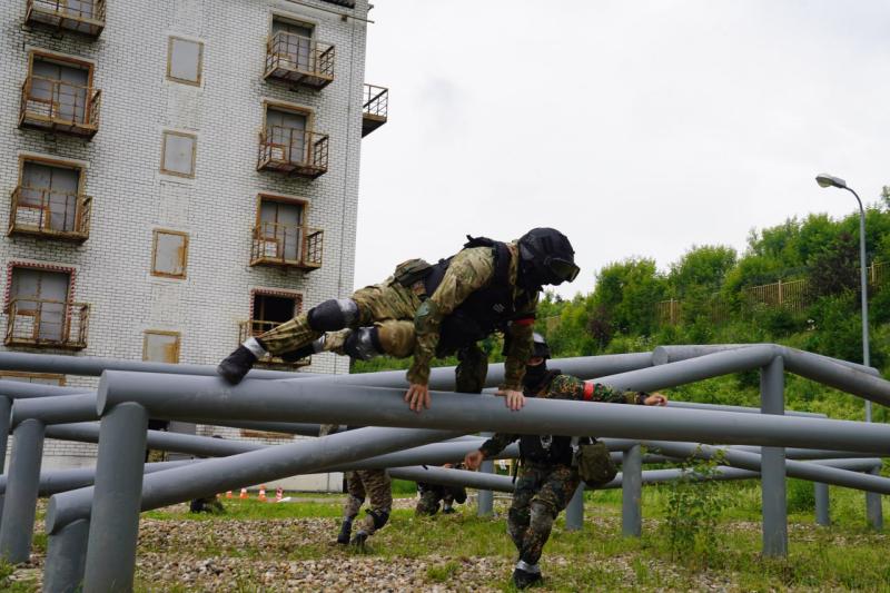 Росгвардейцы провели соревнования по военно-прикладным видам спорта в Москве