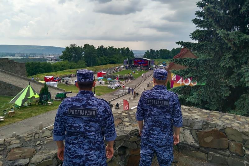Росгвардейцы обеспечили безопасность масштабных фестивалей в Кузбассе