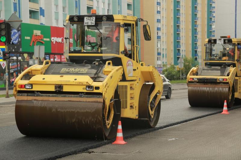 Дорогу на Одоевского в Новосибирске ремонтируют круглосуточно