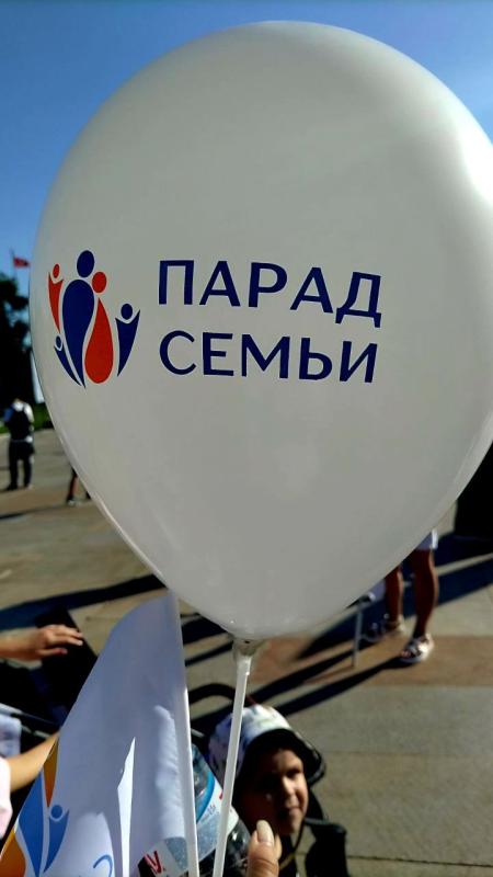 В День семьи, любви и верности семьи сотрудников вневедомственной охраны Росгвардии приняли участие во Всероссийском Параде Семьи