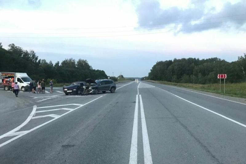 Четыре человека пострадали в ДТП на трассе под Новосибирском