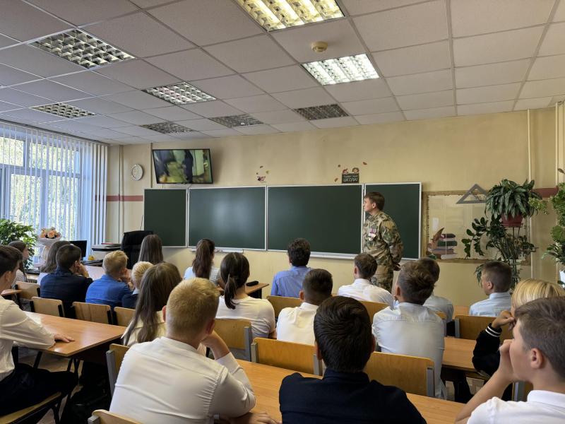 Брянские росгвардейцы приняли участие в круглом столе, посвящённом Дню солидарности в борьбе с терроризмом