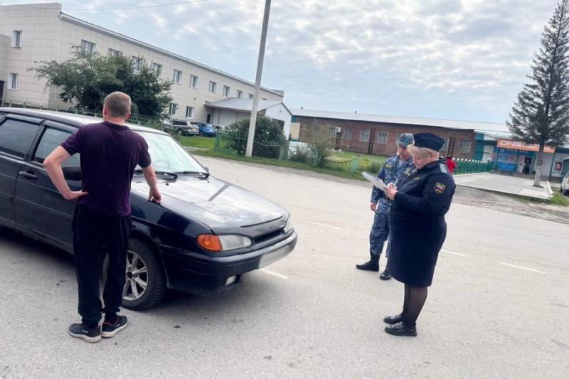 Приставы оштрафовали бухгалтера и арестовали авто у должника в Новосибирской области