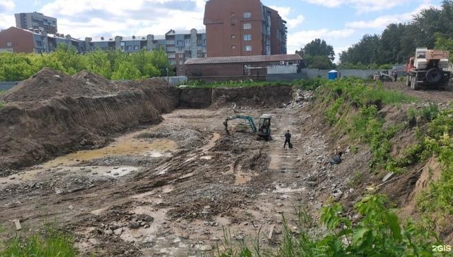 На месте скандального долгостроя в Новосибирске поставят высотку — что известно о застройщике