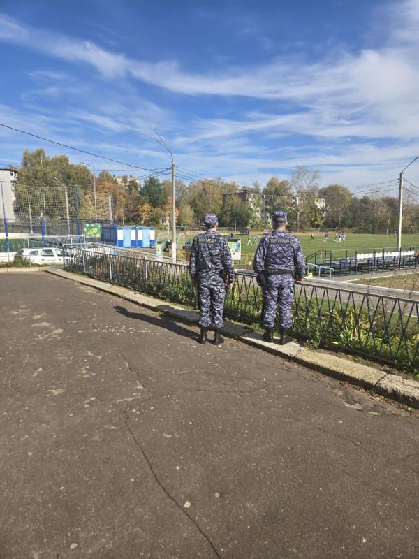Сотрудники Егорьевского ОВО обеспечили охрану общественного порядка во время юношеской футбольной игры на стадионе «Теремок»