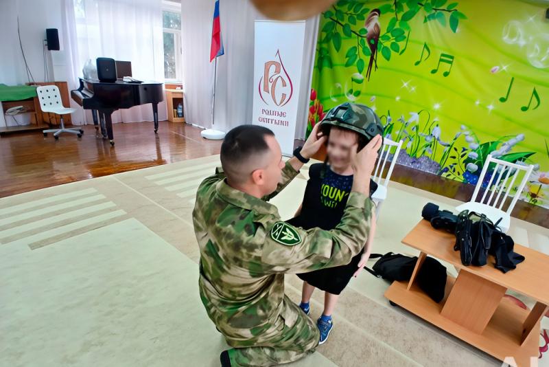 Росгвардейцы ОМОН «Оберег» провели встречу с дошколятами