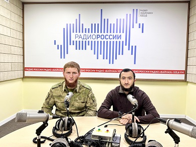 В ДЕНЬ ВОЕННОГО СВЯЗИСТА ОФИЦЕР РОСГВАРДИИ ВЫСТУПИЛ НА РЕГИОНАЛЬНОМ РАДИО В ГРОЗНОМ