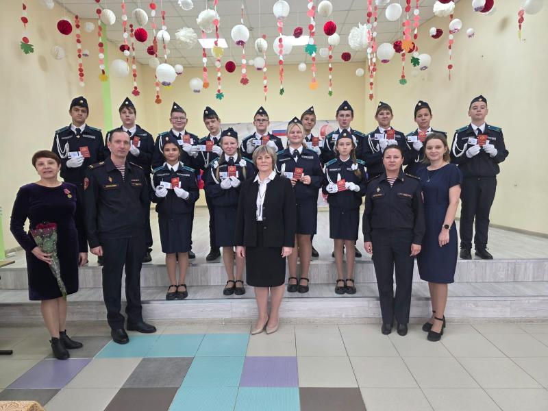 В преддверии профессионального праздника Дня подразделения вневедомственной охраны Большеалексеевской школы г.о. Ступино вступили в кадетское объединение.