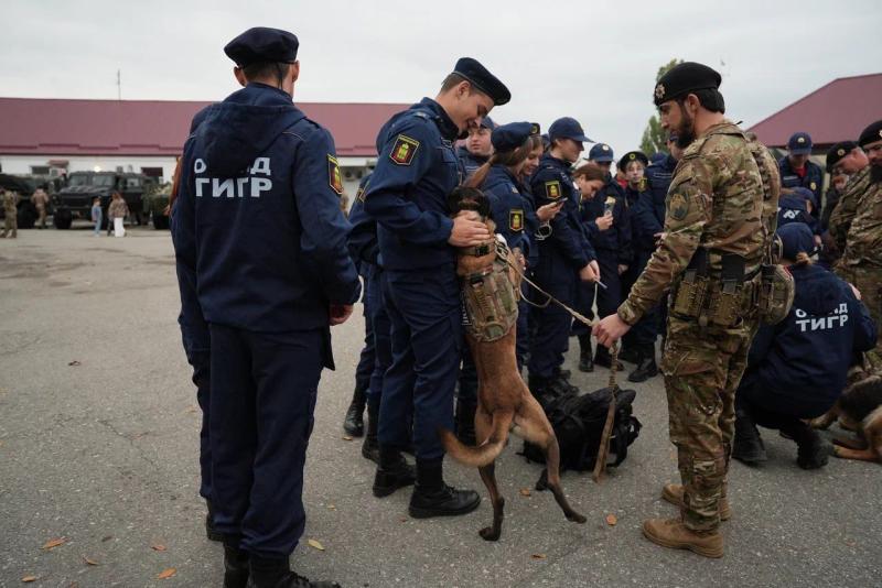 ОМОН «АХМАТ-1» ПОСЕТИЛА ДЕЛЕГАЦИЯ ПЕНЗЕНСКОГО ОТРЯДА СОДЕЙСТВИЯ ПОЛИЦИИ «ТИГР»