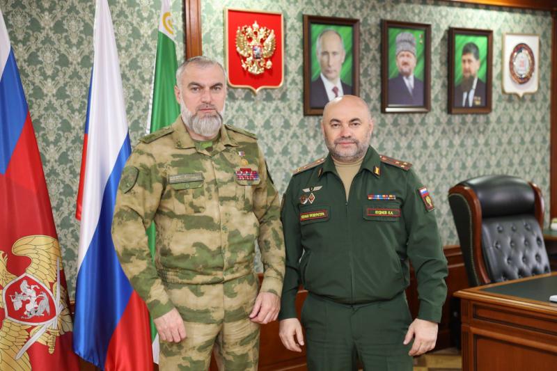 НАЧАЛЬНИК УПРАВЛЕНИЯ РОСГВАРДИИ ПО ЧЕЧЕНСКОЙ РЕСПУБЛИКЕ ПРОВЕЛ РАБОЧУЮ ВСТРЕЧУ С ВОЕННЫМ ПРОКУРОРОМ